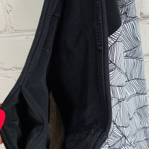 Lorna Jane Black Island Active Core Capri Legging 7/8 tight XS (4) - Picture 8 of 9